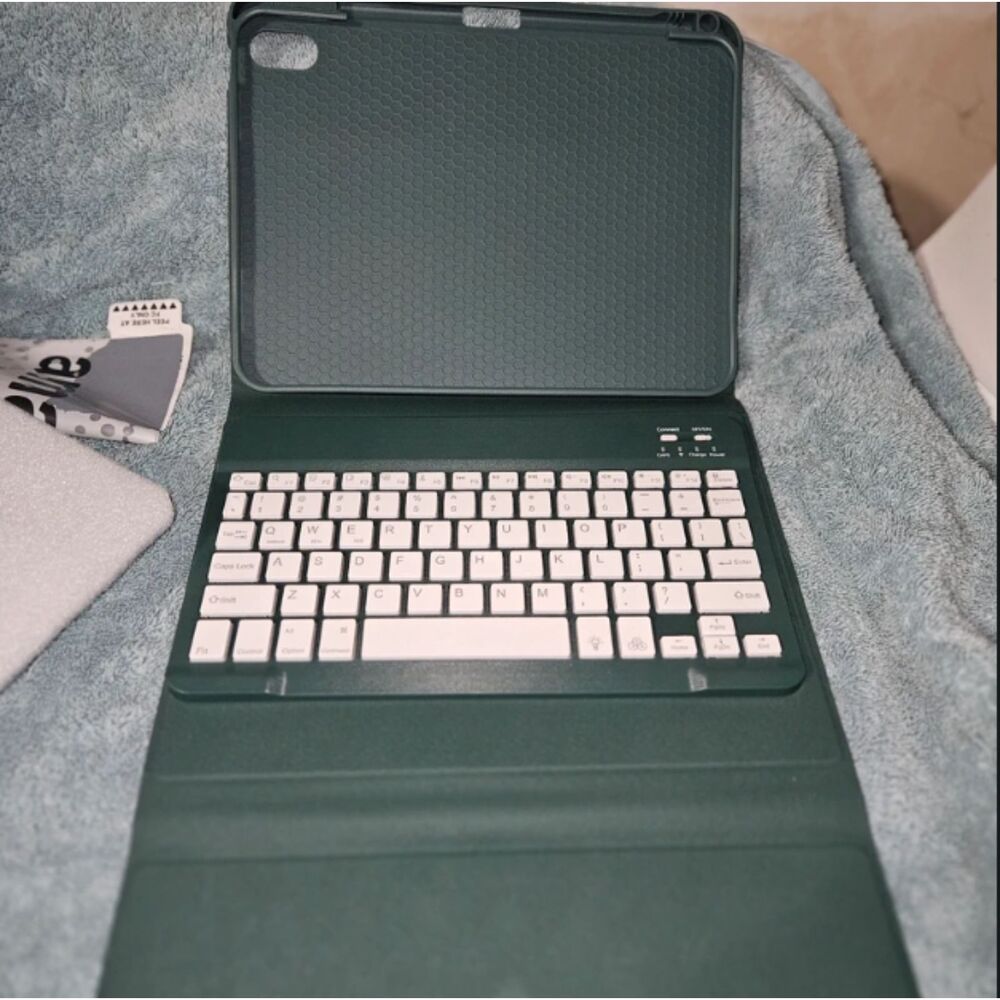 HAMILE Keyboard Case for iPad 10th or 12th Gen Pencil Holder NEW